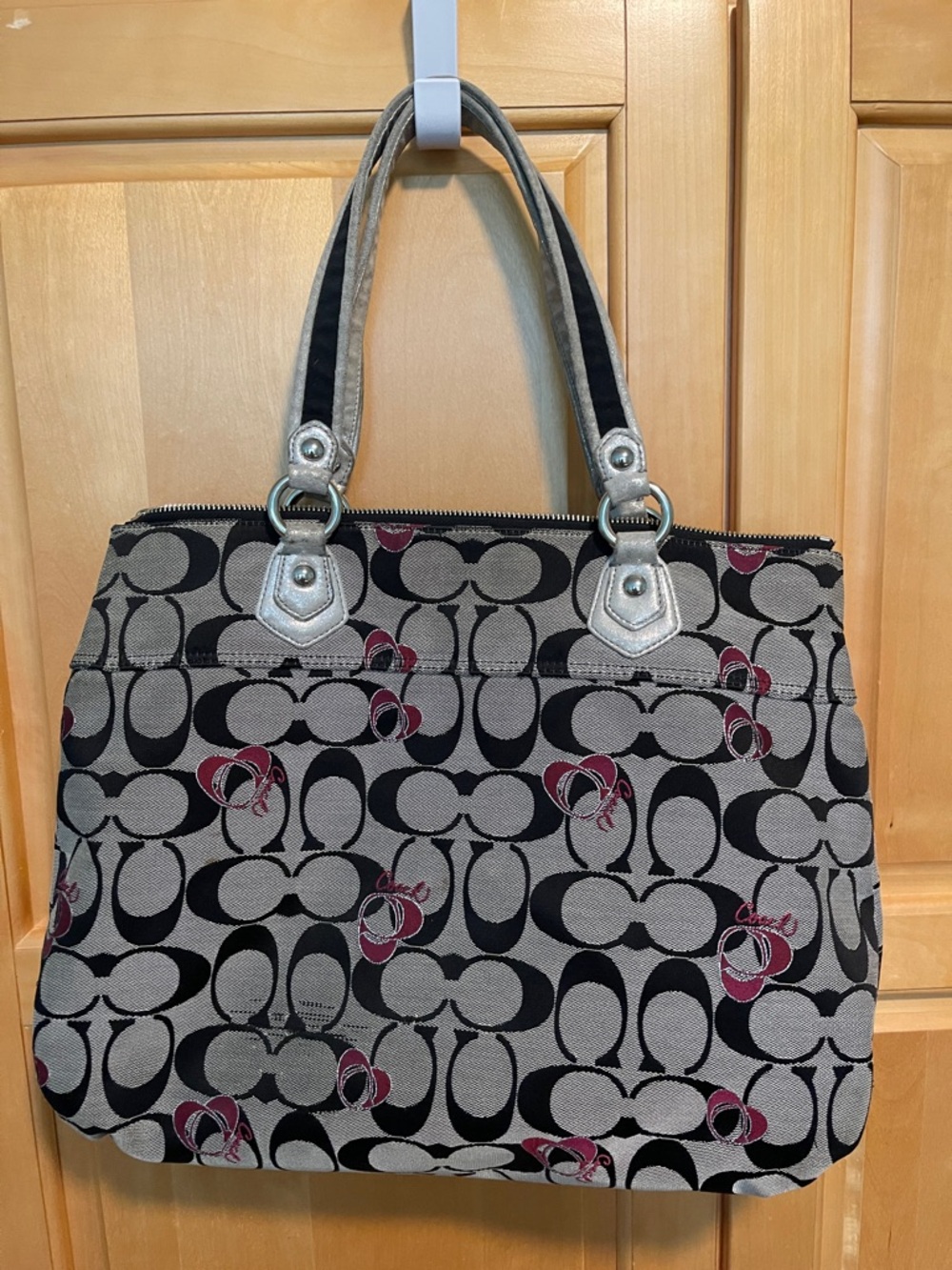 Coach Poppy Signature Canvas Tote in Black, Gray & Pink - Picture 10 of 13